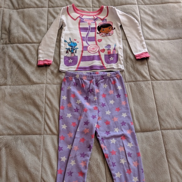Girls Disney Pajama sets size 4T bundle - Picture 4 of 5